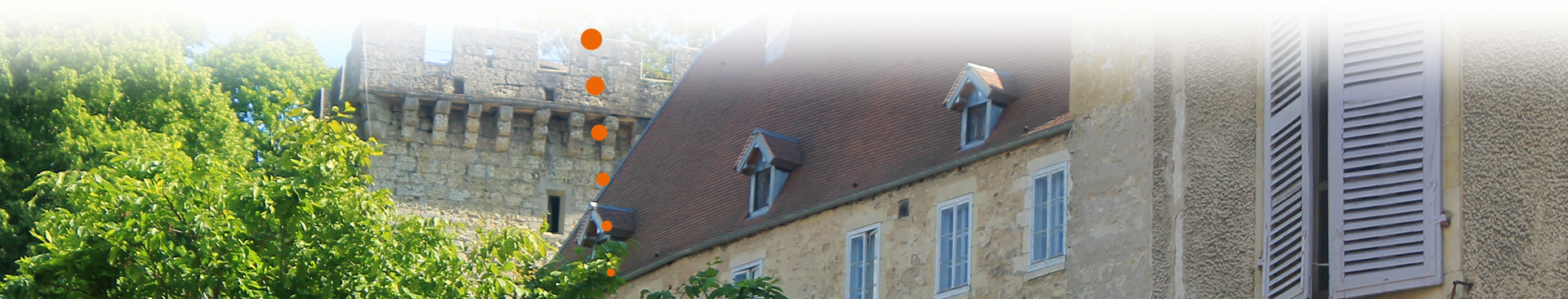 Vue sur la tour et des façades rue Vanoise