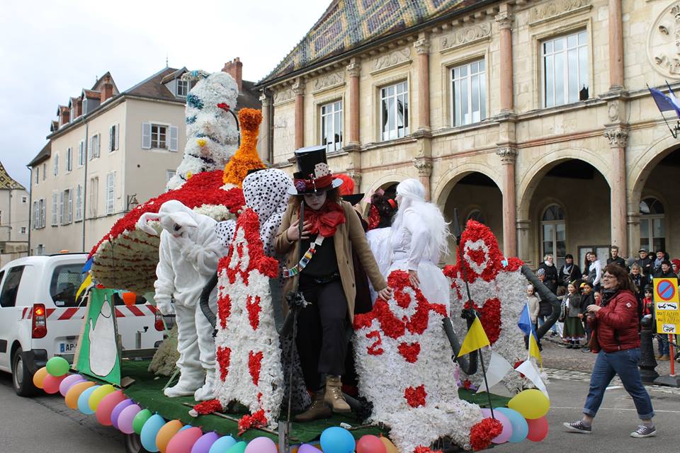 carnaval 2019 char d'Alice au pays des merveilles par Récréa'Gray 2