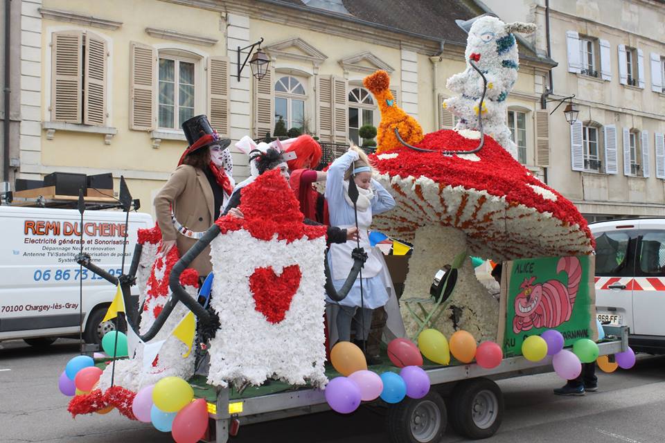 carnaval 2019 char d'Alice au pays des merveilles par Récréa'Gray