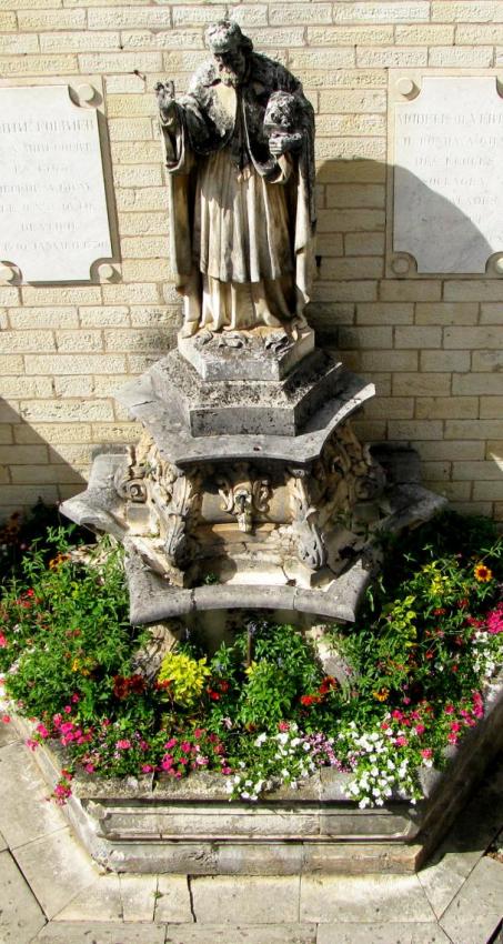 Restauration de la fontaine Saint Pierre Fourier